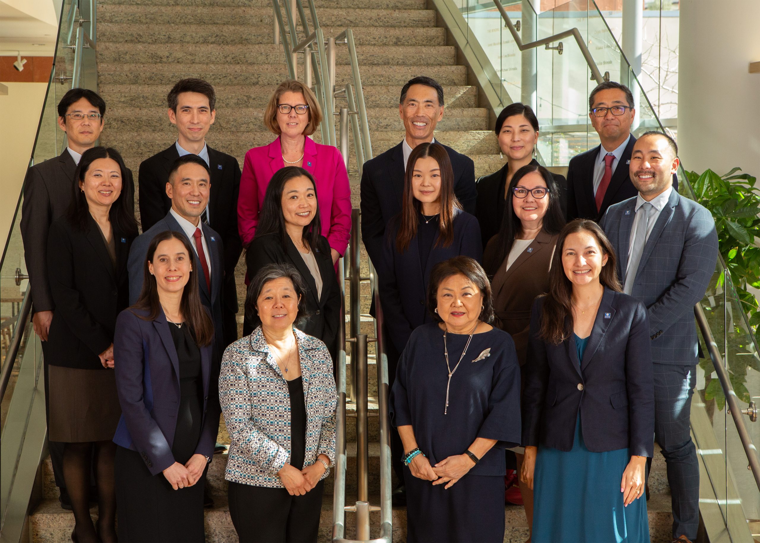 Uxlash bolimi Keksa arman ayollarning sikilishi haqidagi porno video